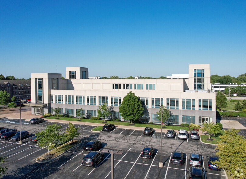 10689 N Pennsylvania St, Indianapolis, IN for lease - Building Photo - Image 2 of 10