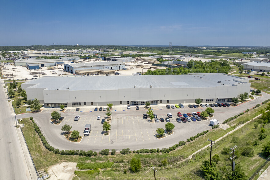 7377 Doerr Ln, Schertz, TX for lease - Building Photo - Image 3 of 4