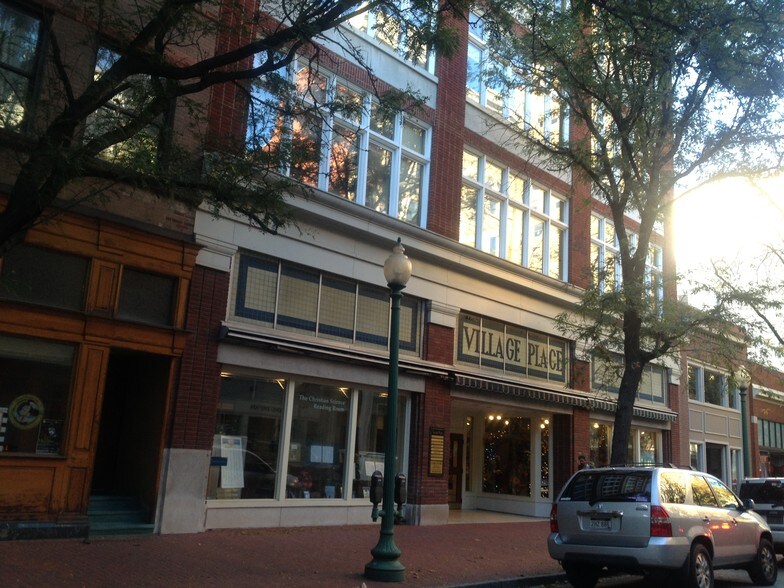231 Capitol St, Charleston, WV à louer - Photo du bâtiment - Image 1 de 7