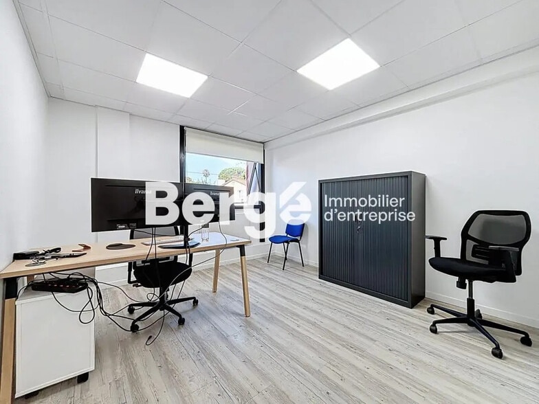 Office in Saint-Laurent-du-Var for lease - Interior Photo - Image 3 of 18