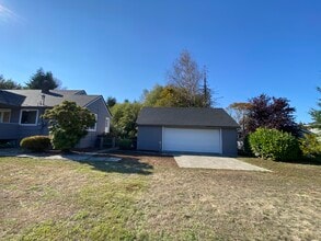 3010 Bethel Rd SE, Port Orchard, WA à louer Photo intérieure- Image 2 de 7