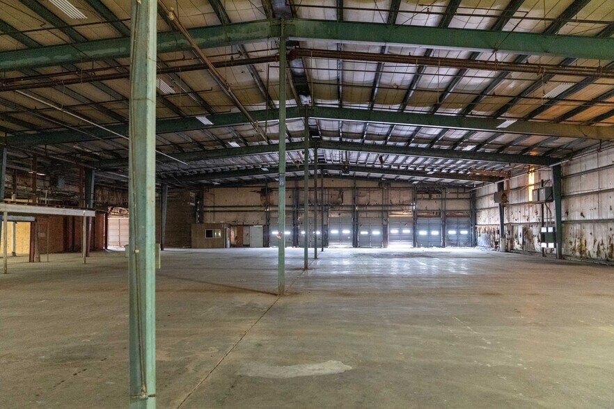 203 Industrial Park Rd, Starkville, MS à louer - Photo du bâtiment - Image 2 de 10