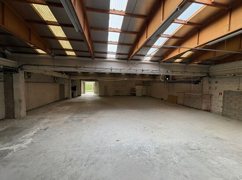 3 Rue Des Frères Lumière, Chassieu à vendre - Photo intérieure - Image 2 de 13