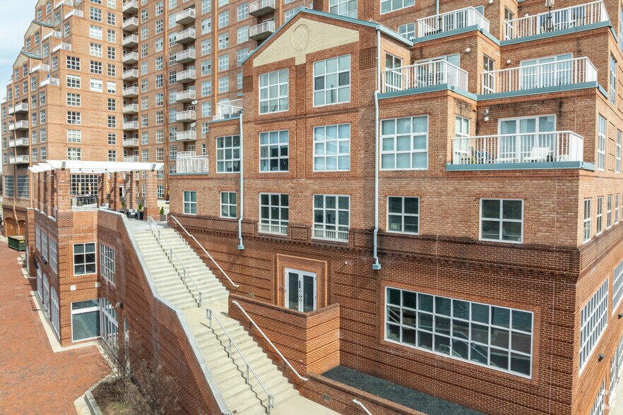 729 E Pratt, Baltimore, MD à louer - Photo du bâtiment - Image 3 de 9