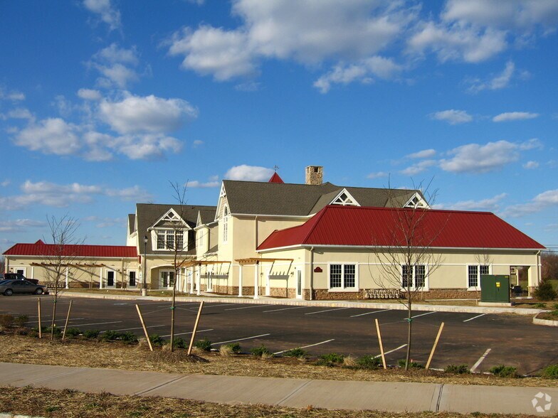 7 Tree Farm Rd, Pennington, NJ à louer - Photo du bâtiment - Image 2 de 2