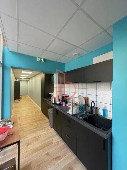 Office in Pessac for lease - Building Photo - Image 3 of 8