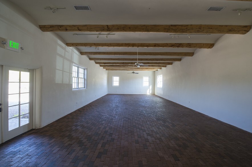 5 Banana Ln, Santa Fe, NM à louer - Photo du bâtiment - Image 3 de 11