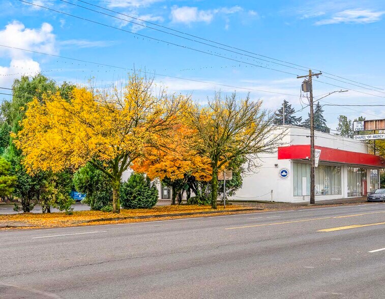 10302 NE Sandy Blvd, Portland, OR for lease - Building Photo - Image 3 of 10