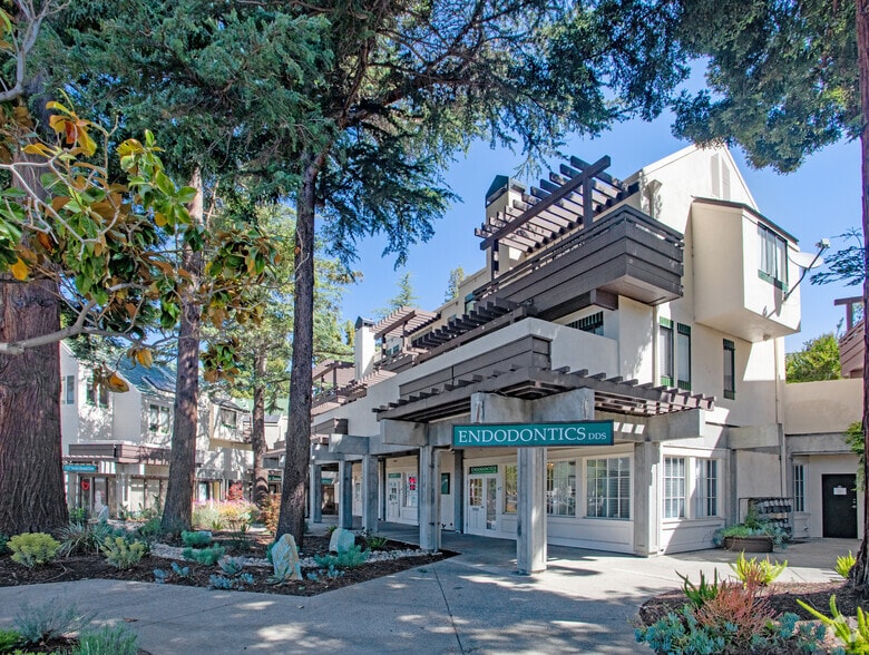 100 W El Camino Real, Mountain View, CA for lease - Building Photo - Image 1 of 8