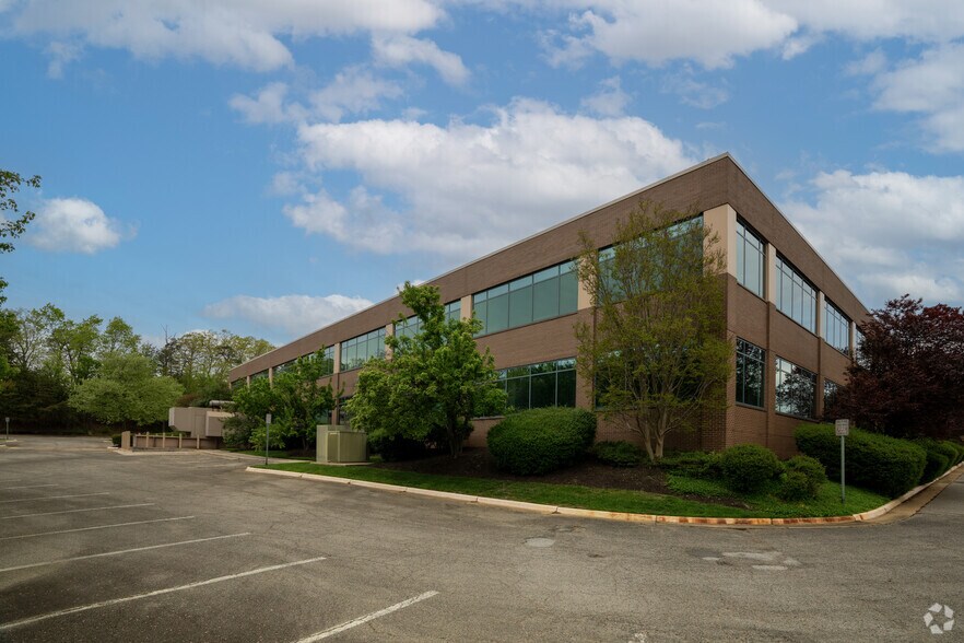 7374 Boston Blvd, Springfield, VA à louer - Photo du bâtiment - Image 2 de 5