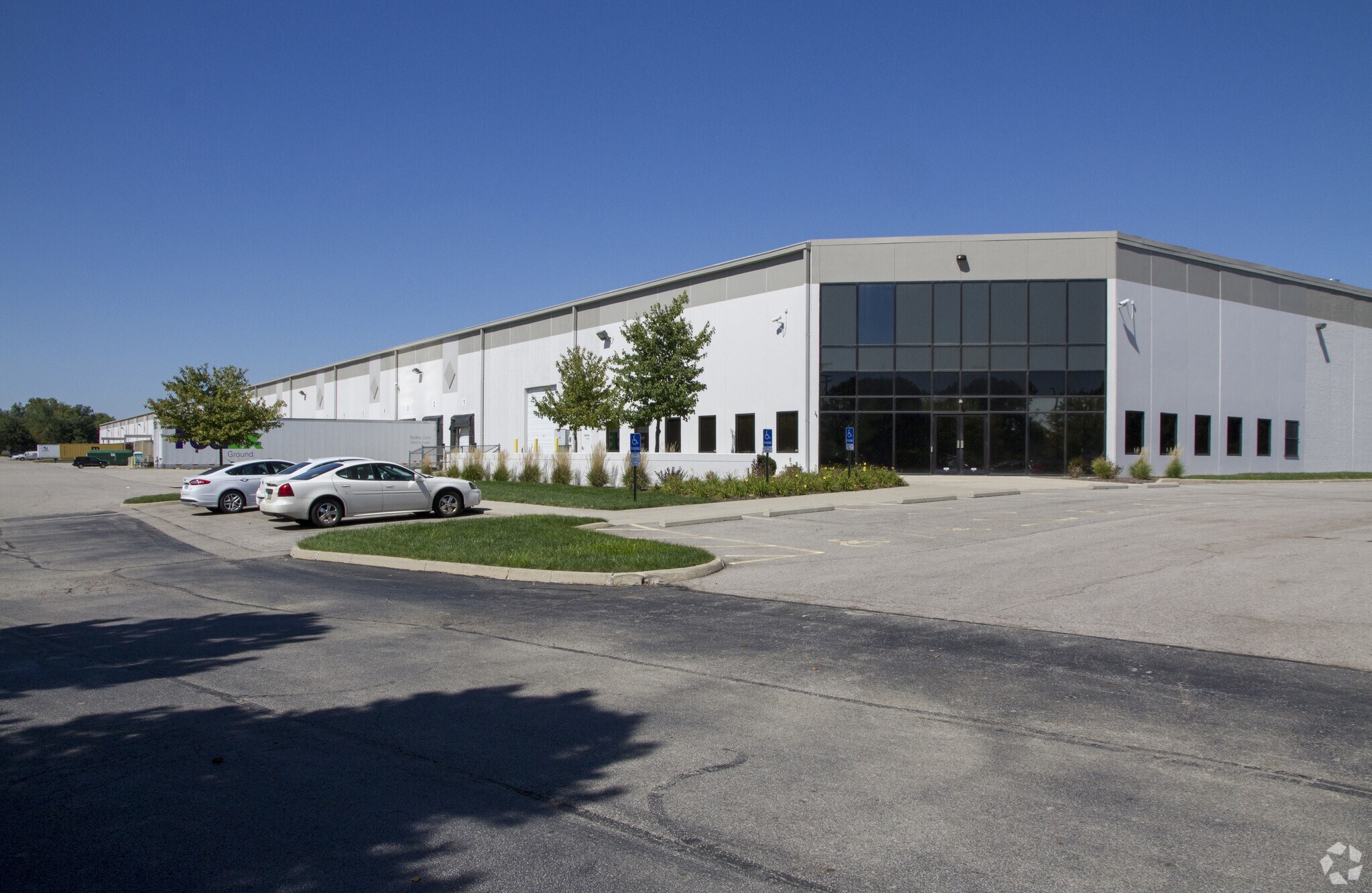 4001 Gantz Rd, Grove City, OH for lease Primary Photo- Image 1 of 4
