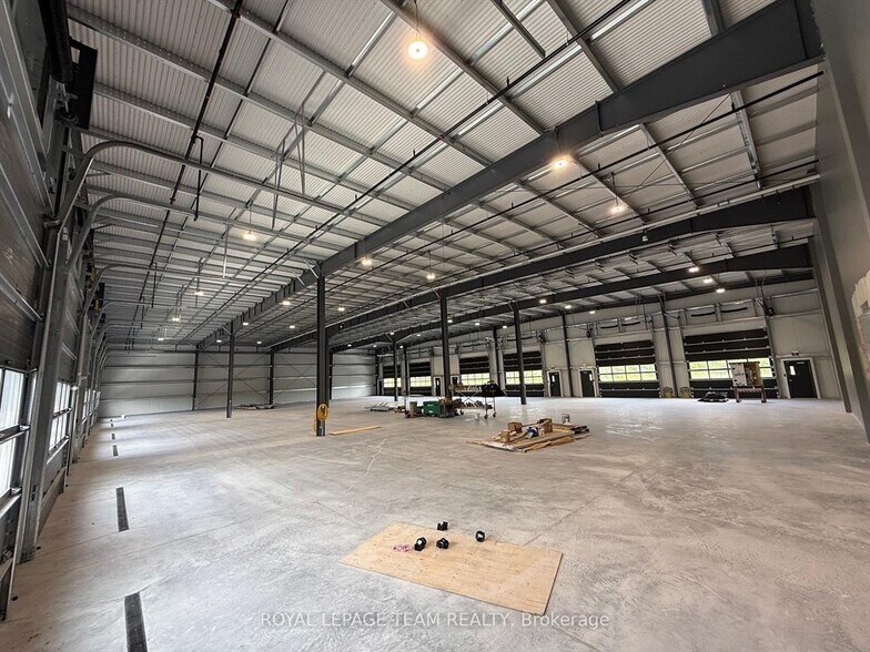 340 Frank Davis St, Mississippi Mills, ON à louer - Photo du bâtiment - Image 3 de 10