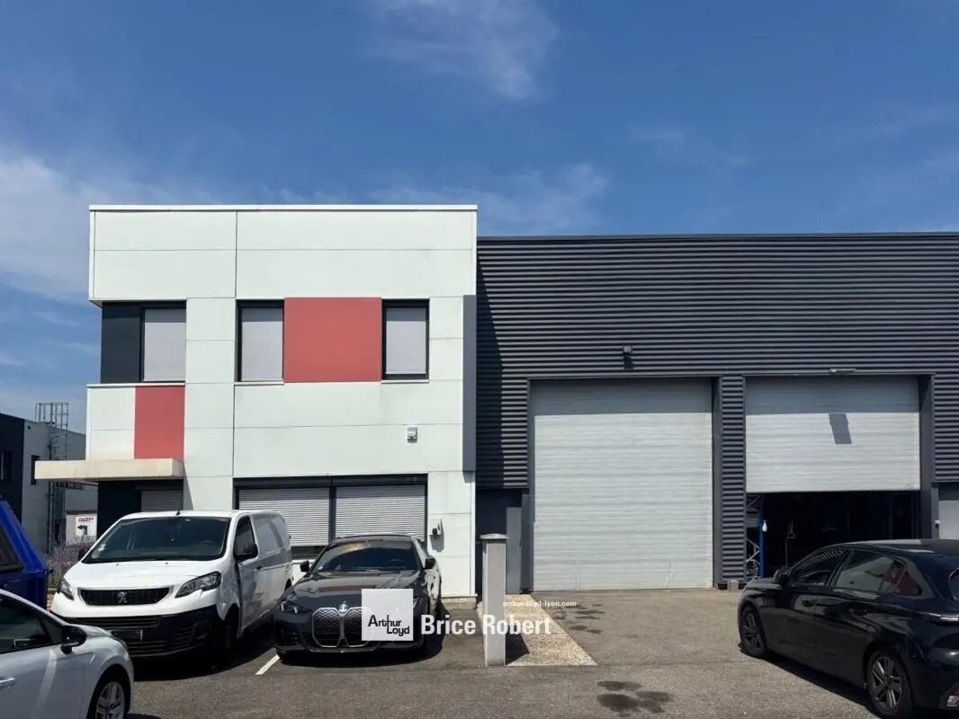 Office in Saint-Fons for lease Building Photo- Image 1 of 5