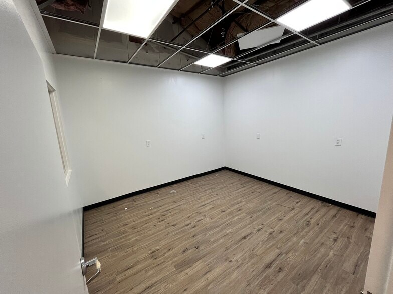 1710 E 12th St, Oakland, CA à vendre - Photo intérieure - Image 3 de 15