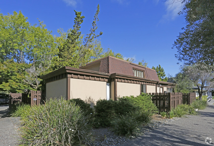 2500 Hospital Dr, Mountain View, CA for sale - Primary Photo - Image 1 of 1