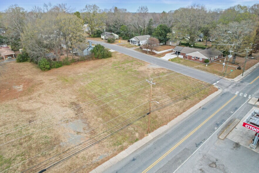 816 S Johnson St, Monroe, NC à vendre - Photo du bâtiment - Image 2 de 5