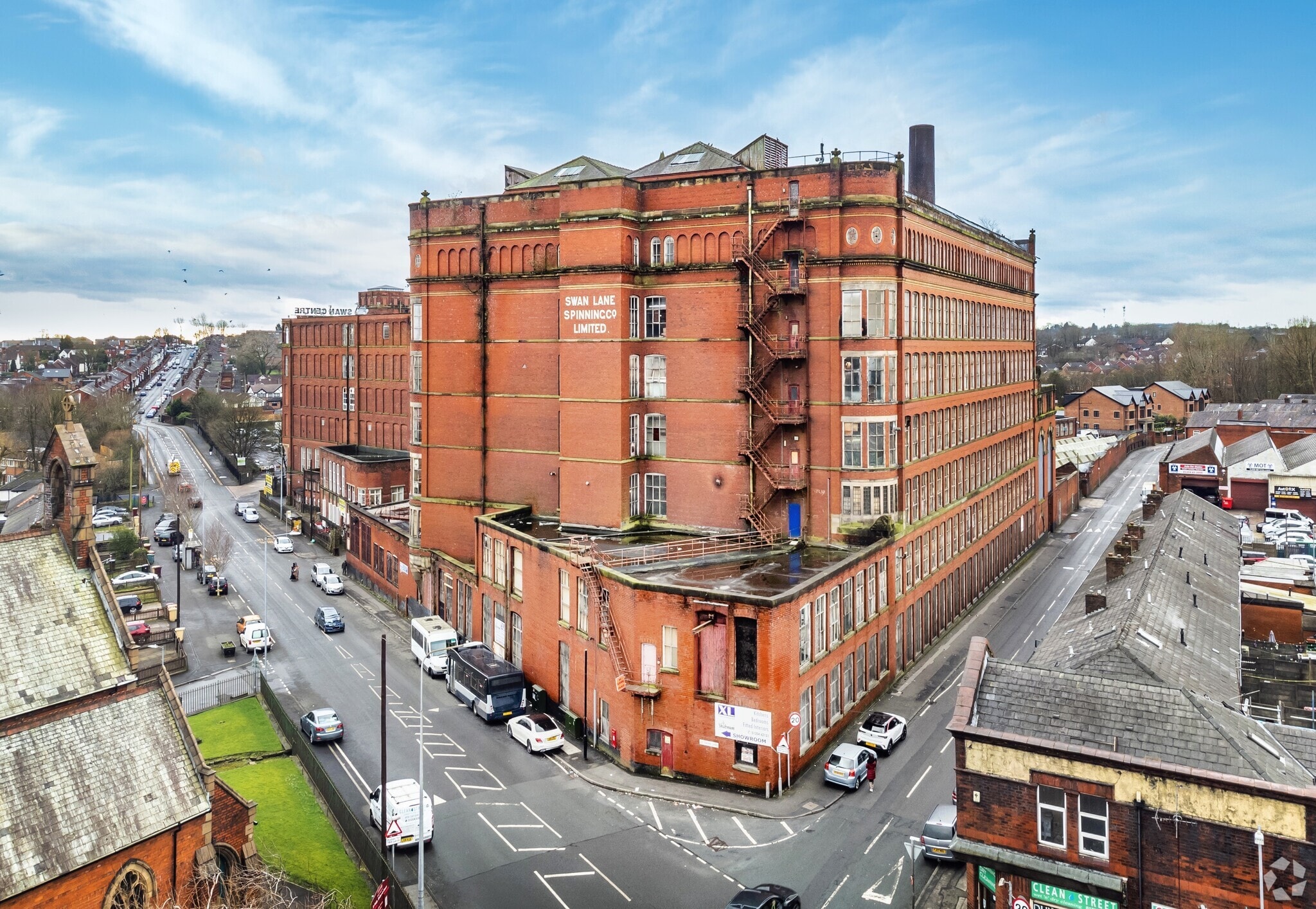 4 Higher Swan Ln, Bolton for lease Primary Photo- Image 1 of 5