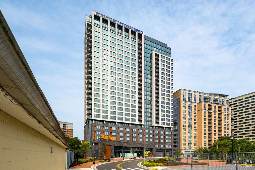 8200 Dixon Ave, Silver Spring, MD for lease - Primary Photo - Image 1 of 60