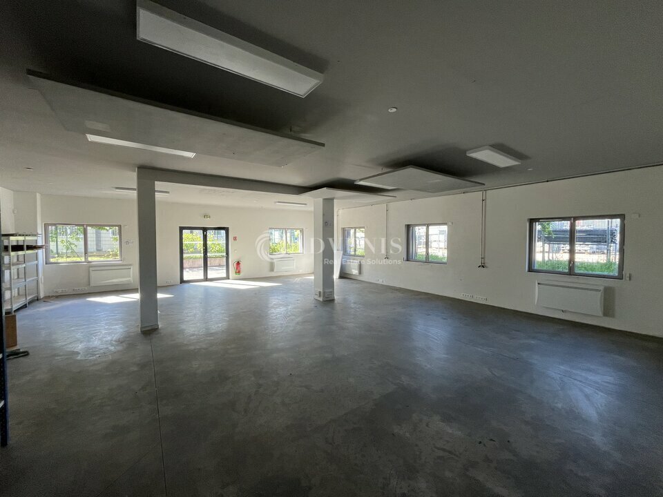 Flex in Coignières for lease Interior Photo- Image 1 of 10