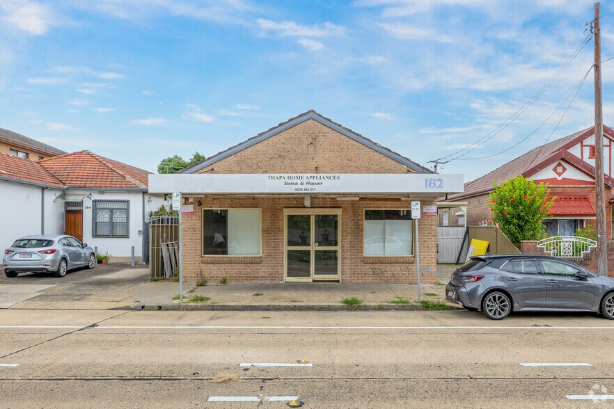 182 Brighton Ave, Campsie à louer - Photo principale - Image 1 de 4