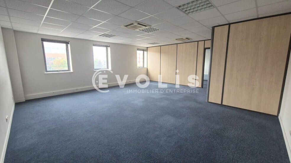 Office in Bussy Saint Georges for sale - Interior Photo - Image 3 of 8