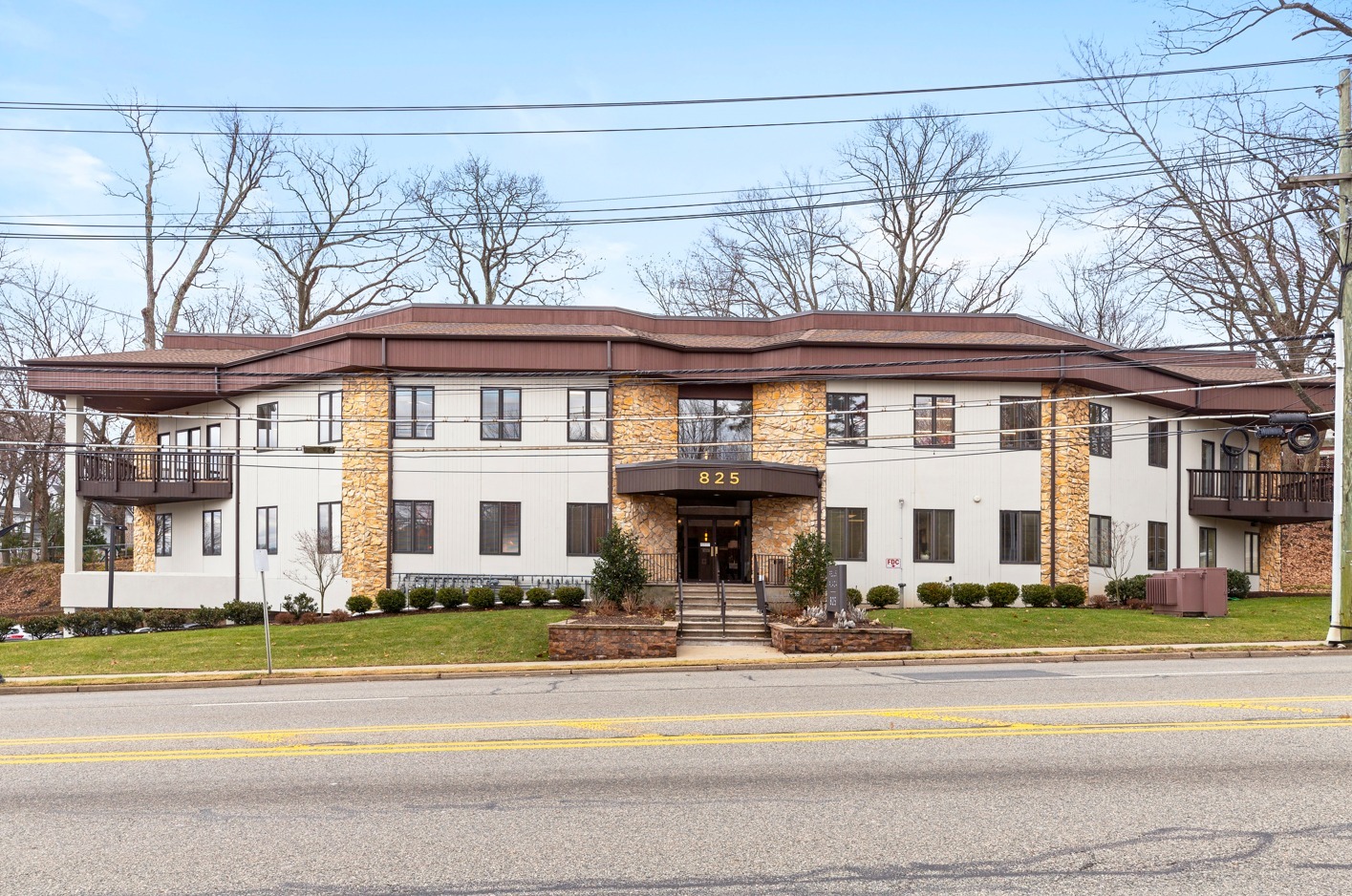 825 Bloomfield Ave, Verona, NJ for lease Building Photo- Image 1 of 8