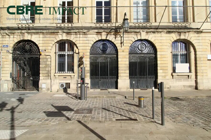 Retail in Reims for lease - Building Photo - Image 1 of 3