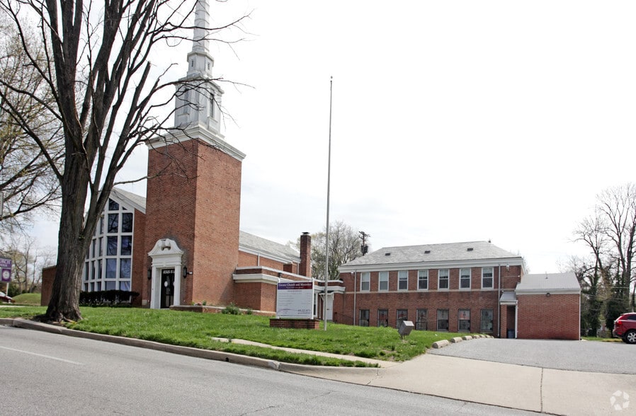 5615 The Alameda, Baltimore, MD for sale - Building Photo - Image 2 of 12