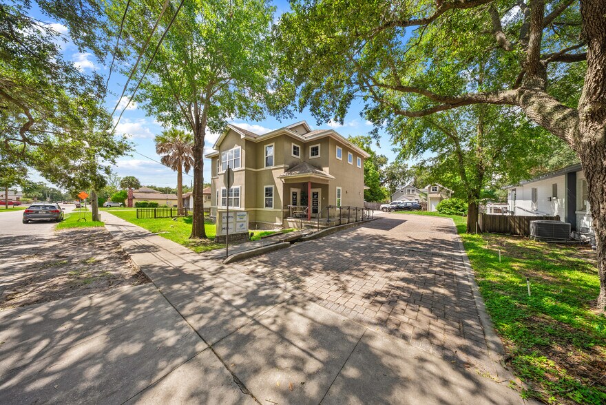 1015 Verona St, Kissimmee, FL à vendre - Photo du bâtiment - Image 1 de 49