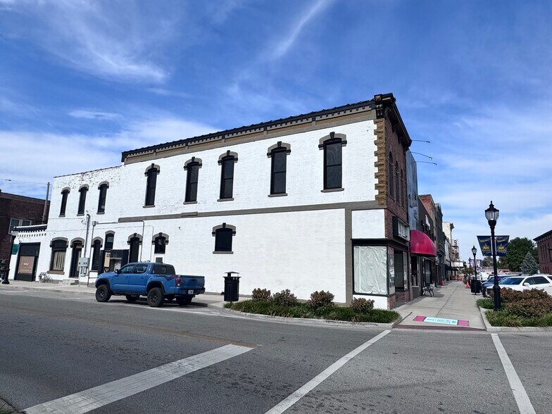 20 W Side Sq, Macomb, IL for sale - Building Photo - Image 2 of 19