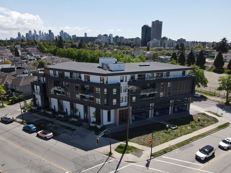 4506 Rupert St, Vancouver, BC à louer - Photo du bâtiment - Image 3 de 5