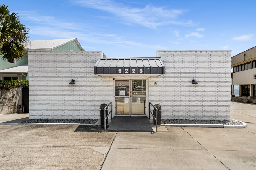 2223 S Washington Ave, Titusville, FL à vendre - Photo du bâtiment - Image 1 de 26