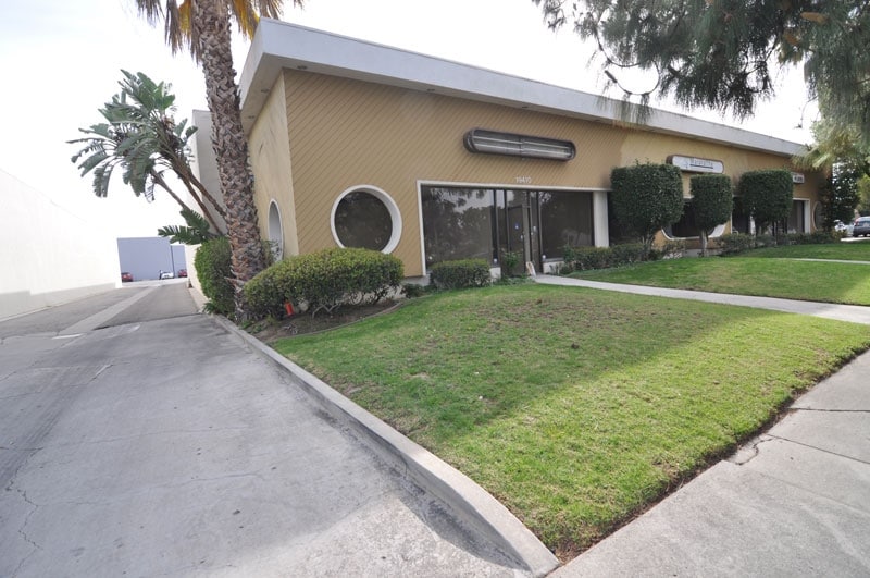 19410-19420 Business Center Dr, Northridge, CA for lease - Building Photo - Image 3 of 36