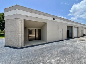 4101-4119 Bandy Blvd, Fort Pierce, FL à louer Photo intérieure- Image 1 de 6