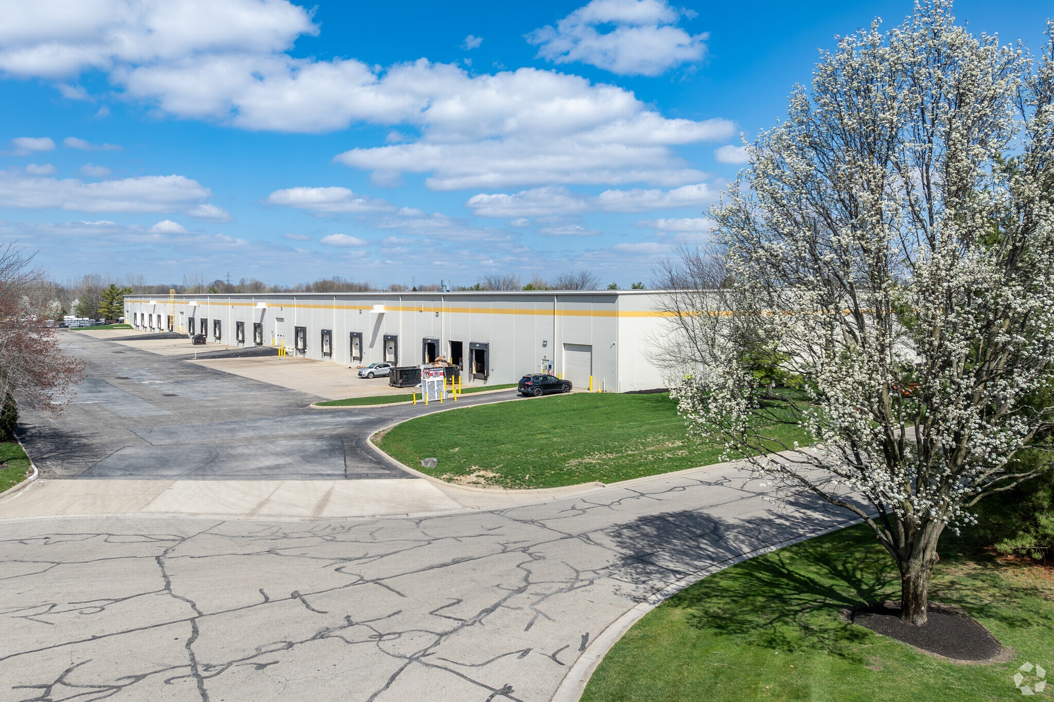 5700 N Green Pointe Dr N, Groveport, OH for lease Building Photo- Image 1 of 4