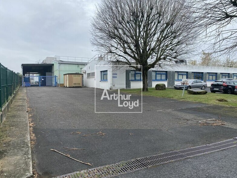 Local d'activités dans Vaux-le-Pénil à vendre - Photo du bâtiment - Image 3 de 10