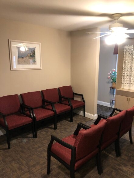 270 N Sea Rd, Southampton, NY for lease - Interior Photo - Image 3 of 4