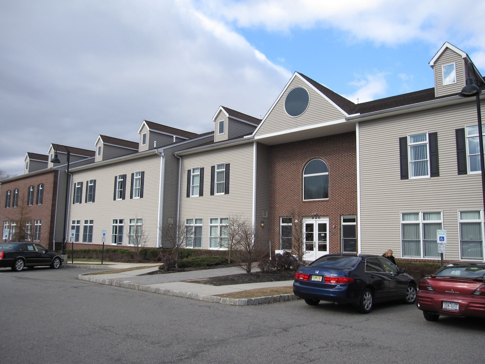 620 Cranbury Rd, East Brunswick, NJ à louer Photo du bâtiment- Image 1 de 5