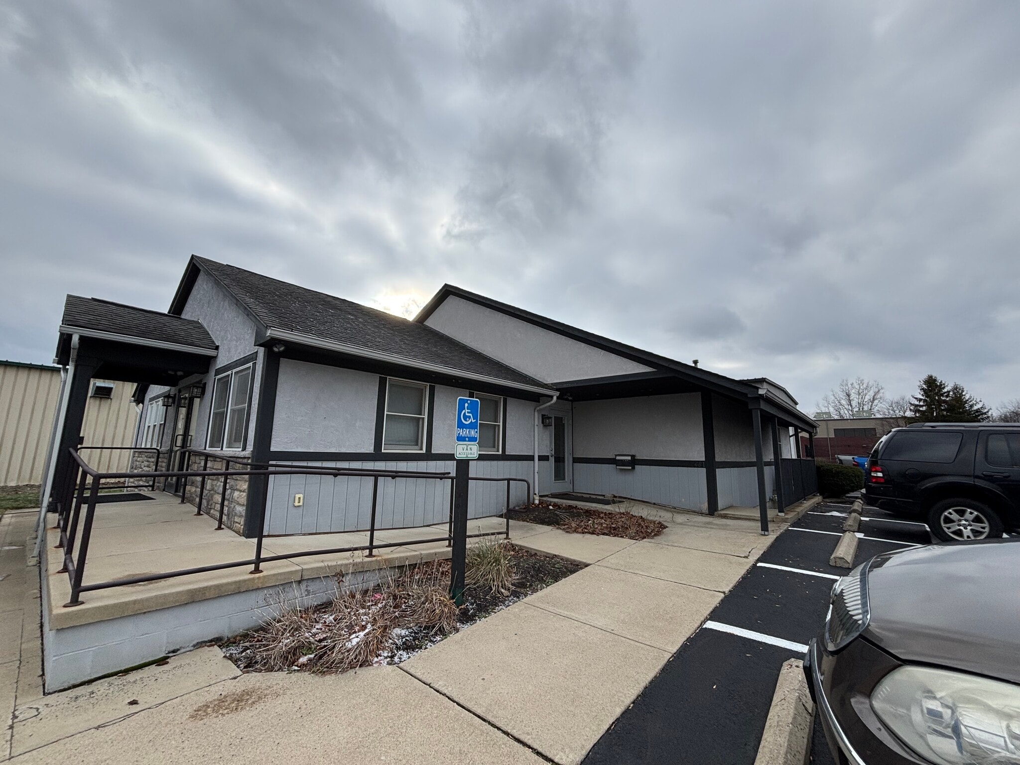 6481 Nicholas Dr, Columbus, OH for lease Building Photo- Image 1 of 13