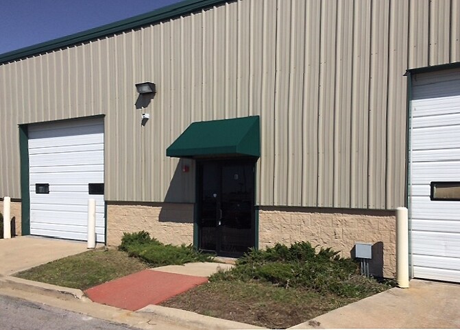 125 Kirkland Cir, Oswego, IL à louer - Photo du bâtiment - Image 3 de 9