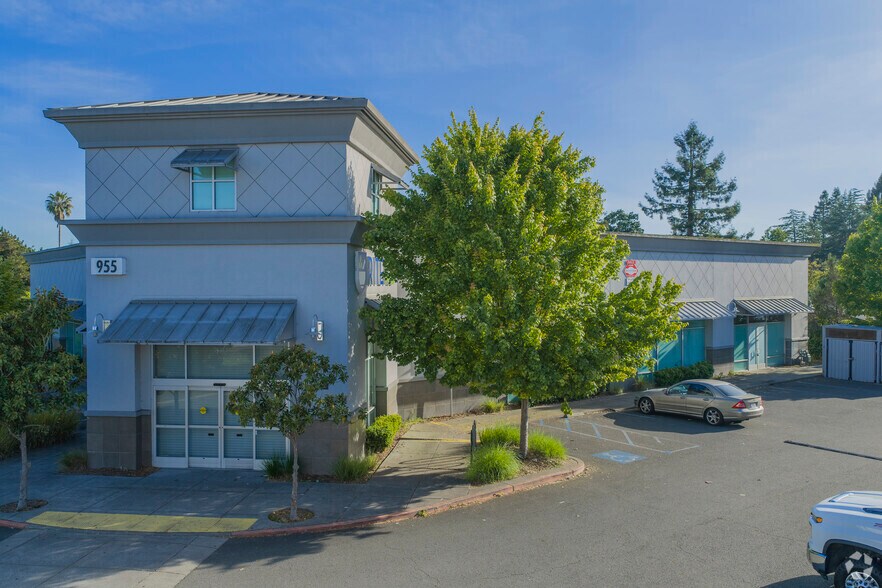 937-955 Stony Point Rd, Santa Rosa, CA à vendre - Photo du bâtiment - Image 1 de 6