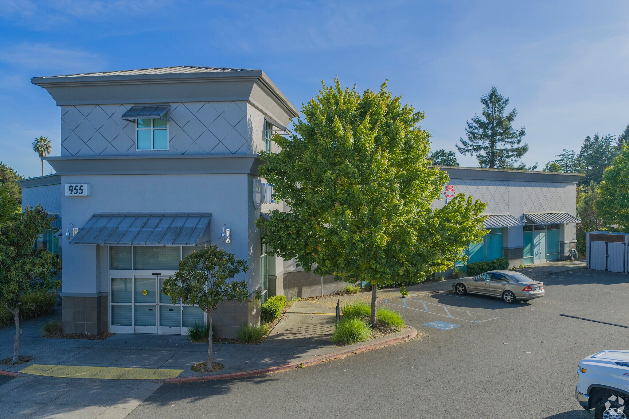 937-955 Stony Point Rd, Santa Rosa, CA à vendre Photo du bâtiment- Image 1 de 7