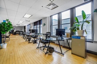 150-152 Rue Notre-Dame E, Montréal, QC for lease Interior Photo- Image 1 of 3