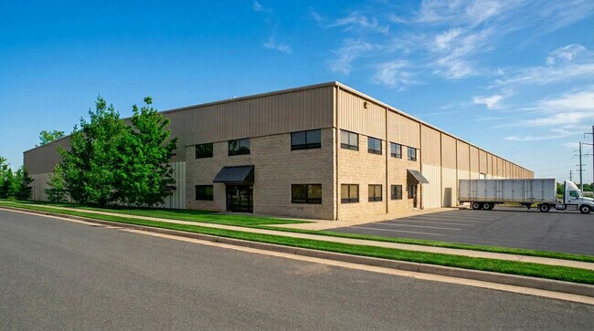 Plus de détails pour 10902-10904 Carolina Dr, Manassas, VA - Industriel à louer