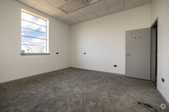 185 8th St, Biloxi, MS for lease Interior Photo- Image 2 of 10