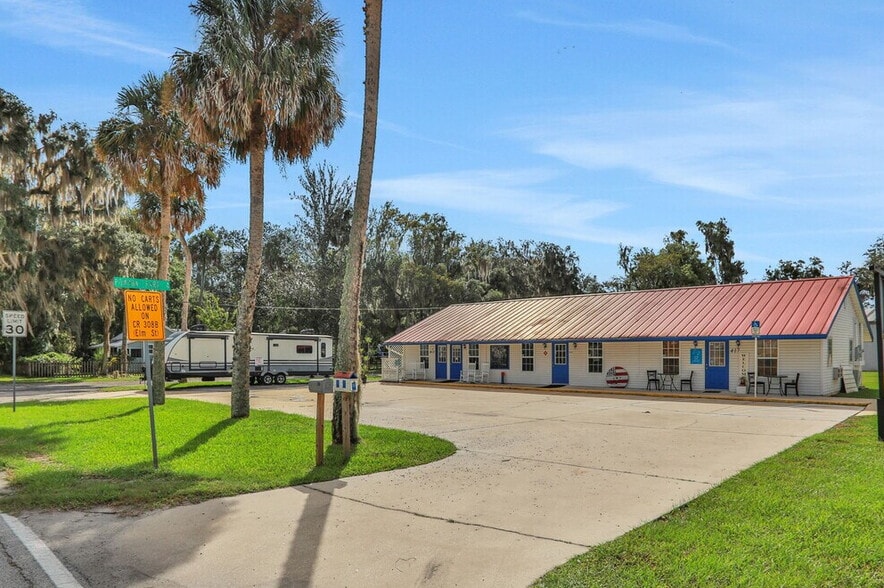 413 Elm St, Welaka, FL for sale - Building Photo - Image 1 of 111