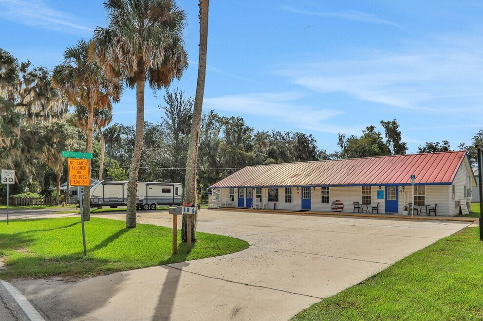 413 Elm St, Welaka, FL à vendre Photo du bâtiment- Image 1 de 112