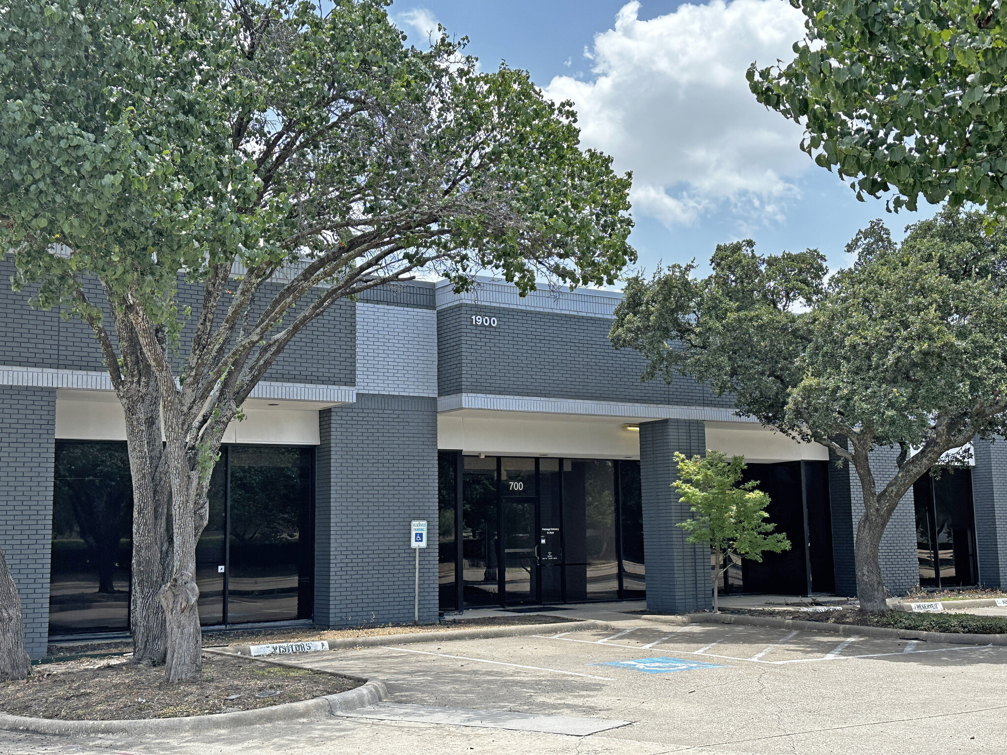 1900 Firman Dr, Richardson, TX for lease Building Photo- Image 1 of 7