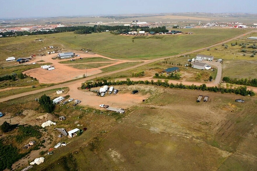 01 22nd M St NW, Watford City, ND à vendre - Photo du bâtiment - Image 2 de 10