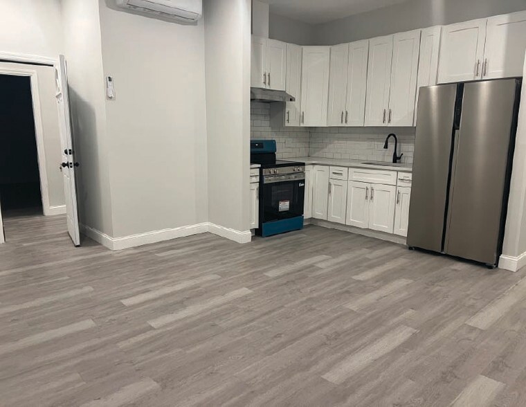 273 Willis Ave, Mineola, NY à vendre - Photo du bâtiment - Image 3 de 9